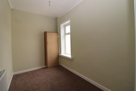 3 bedroom House To Let - Photo 4