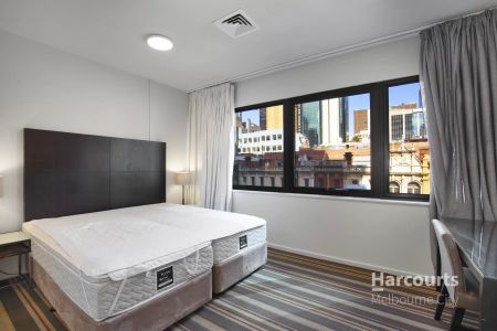 The Ultimate In Inner City Living - Fully Furnished! - Photo 3