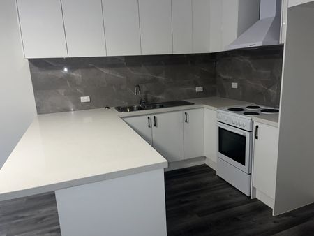 FOUR BEDROOM TOWNHOUSE - Photo 3