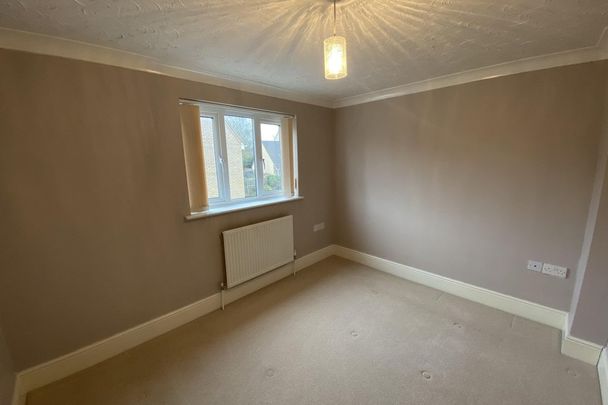 Kitchener Close - Photo 1