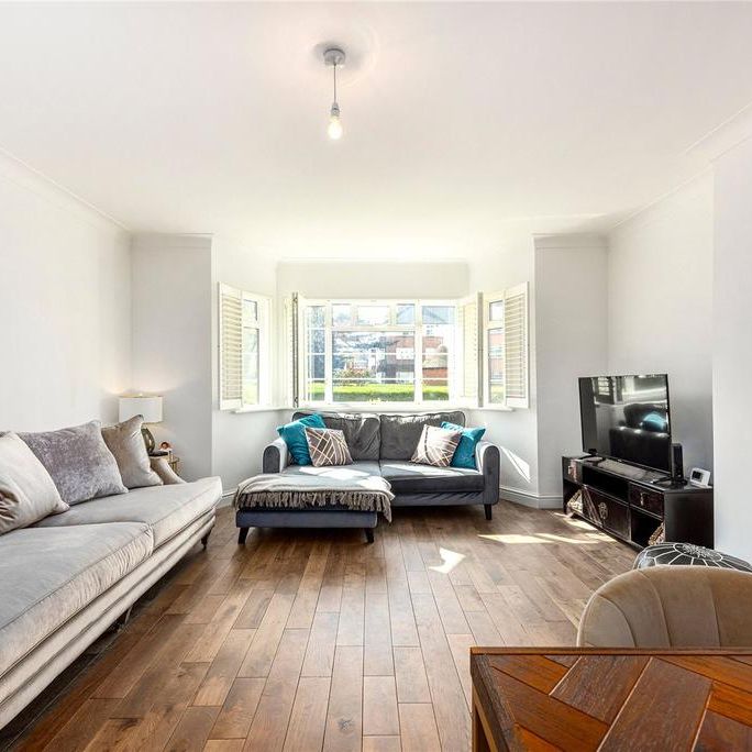 3 bedroom flat to rent - Photo 1