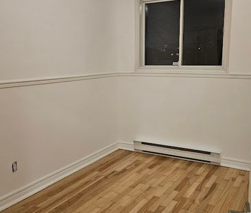 Logement 5 1/2 spacieux à louer sur la rue Des Ormeaux (Anjou) – Di... - Photo 5