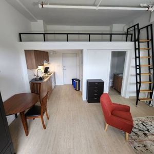 Furnished Studio Loft, Wi-Fi & Utilities Included - Photo 2