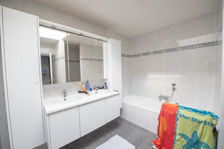 Ruim appartement gelegen te ZULTE - MACHELEN ( postcode: 9870) - Photo 5