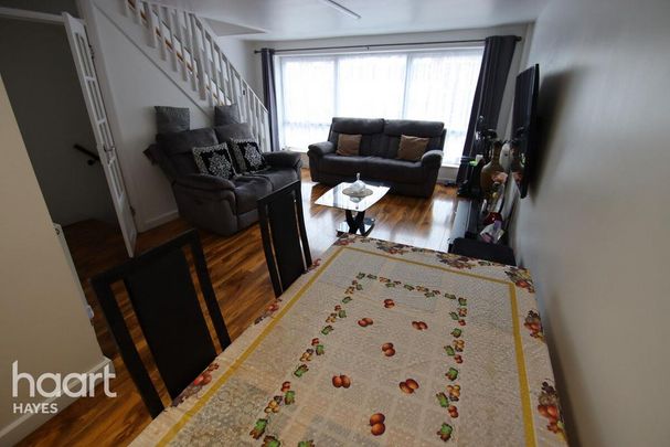 2 bedroom flat to rent - Photo 1