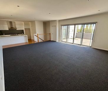 4 bedroom home with excellent views. - Photo 1