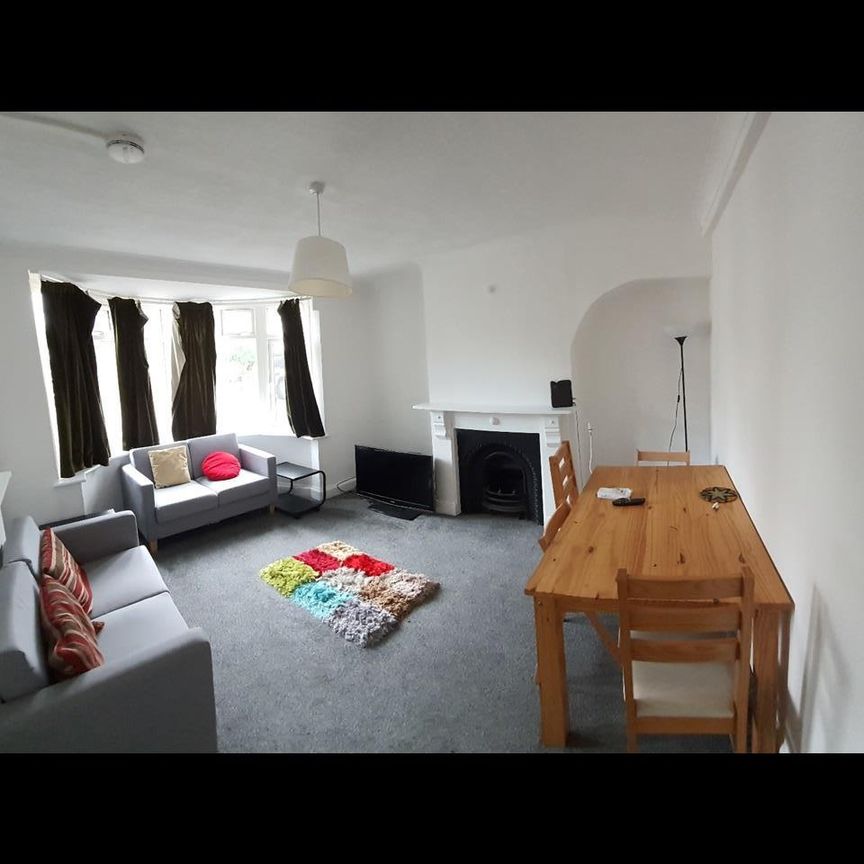 6 Bed Semi-Detached House, Queens Rd, LE2 - Photo 1