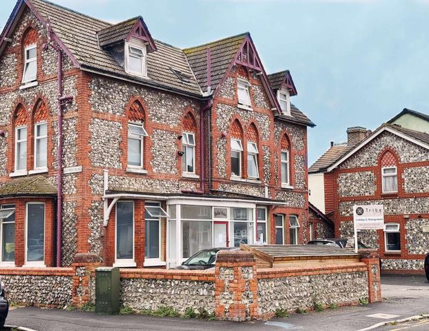 Redoubt Road Flat 1, Room 4 - Photo 1