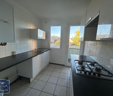 Location Appartement 3 pièces 62m² CARPENTRAS 84200 - Photo 2