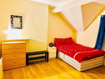 Room 7, 31 Sandhurst Drive, Stranmillis, Belfast, BT9 5AY - Photo 3