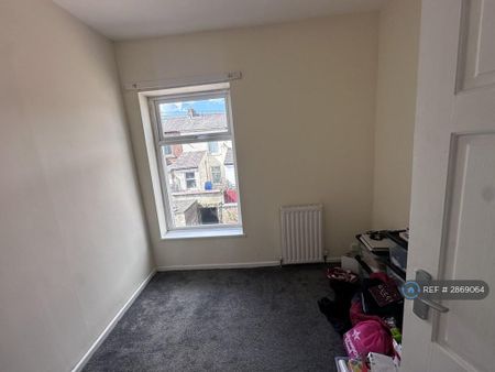 2 bedroom terraced house to rent - Photo 4