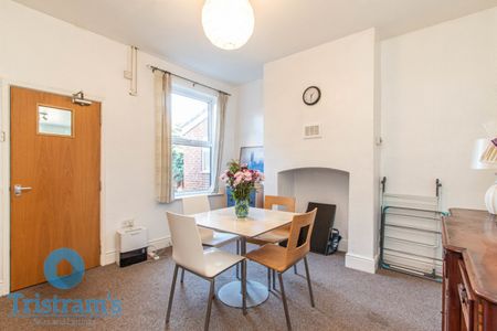 3 bed Mid Terraced House for Rent - Photo 4