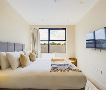 Saint Pancras Way - Photo 5