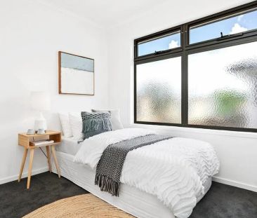 Exceptional Double-Storey Home in Seaford's Prime Location - Photo 6