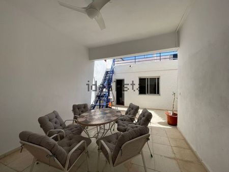 Alquiler de chalet adosado en Calle Conde Campillo - Photo 2