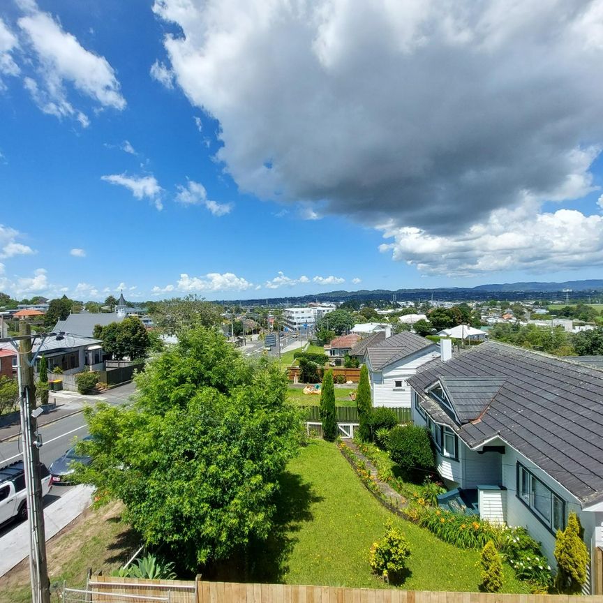 Beautiful townhouse in Avondale - Photo 1