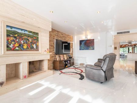Luxury Villa for rent in Castelldefels, Spain - Photo 3