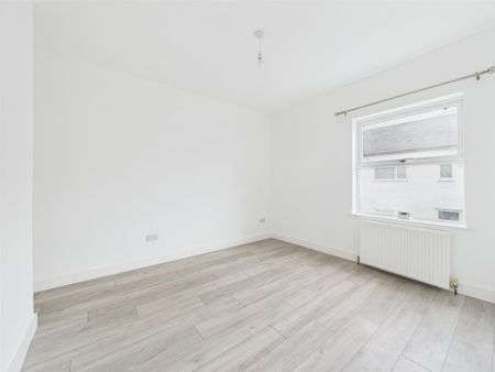 2 bedroom End of terrace house to rent - Photo 3