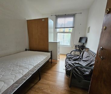 Bedsit, Bryantwood Road, N7 - Photo 1
