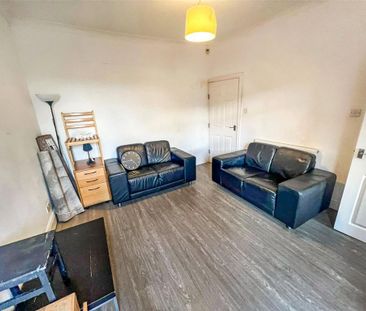 4 bedroom end of terrace house to rent - Photo 6