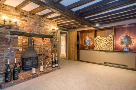 7 bedroom detached house to rent - Photo 2