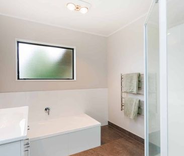 Feilding - Four Bedroom - Photo 4