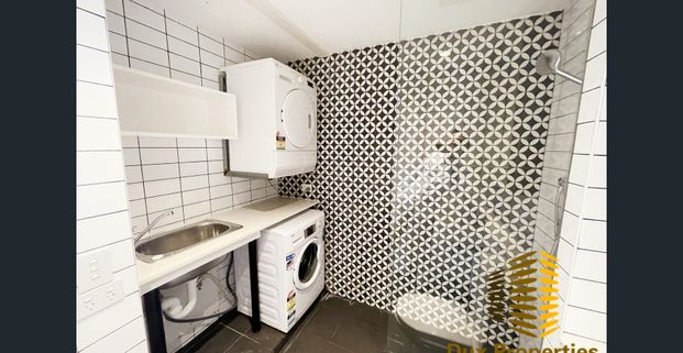 Furnished North-Facing One Bedroom Apartment - Photo 1