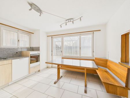 Fabulous townhouse in prime location with garden in Waltenschwil - Photo 4