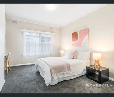 Superbly located 3 bedroom home in Belmont. - Photo 3