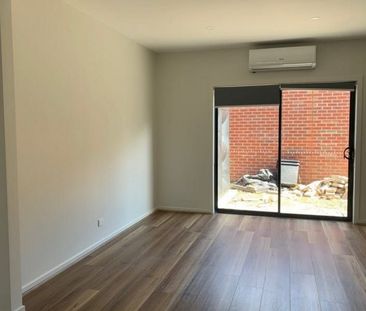 2/6 Ellam Court, MEADOW HEIGHTS - Photo 2