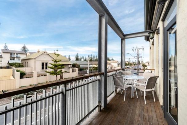 Stylish Seaside Living: Contemporary 2-Bedroom Apartment!!! - Photo 1