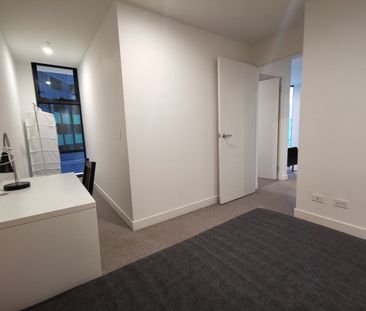 Furnished Modern city 2 bed 2 bath apartment - Photo 5