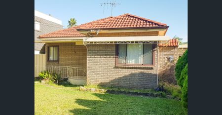 Modern 3 Bedroom Villa Home - Photo 4