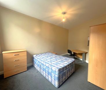 Room in a Shared Flat, St Augustines Parade, BS1 - Photo 4