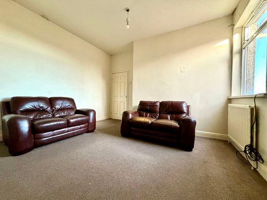 2 bed upper flat to rent in NE22 - Photo 1