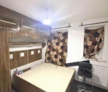 2 bedroom end of terrace house to rent - Photo 6