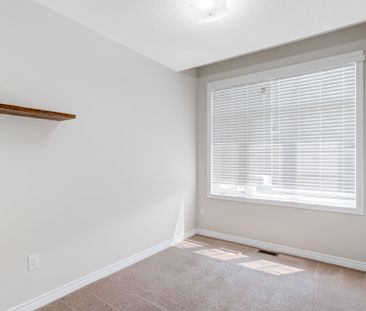 For Lease - 22 Goulston Street, Brampton, Ontario - Photo 5