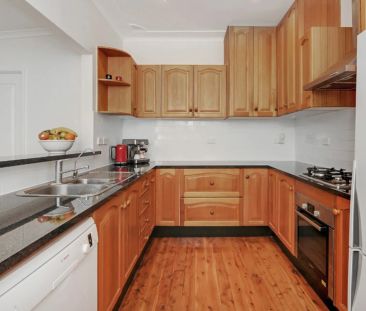 4 Bedroom Family Home - Photo 3
