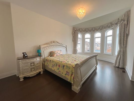 For Lease - 31 Lake Marie Trail, King, Ontario - Photo 1