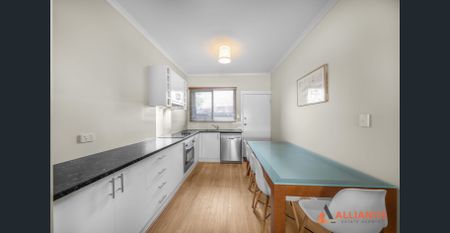 Prime Location 3-Bedroom Semi- Furnished Unit - Photo 3