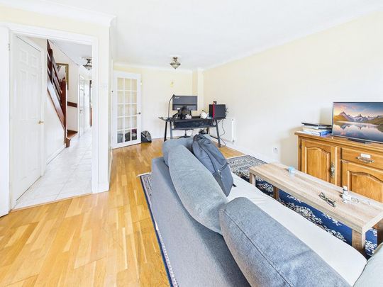 3 bedroom link detached house to rent - Photo 1