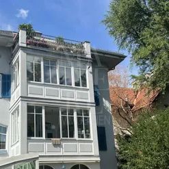 komplett sanierte Wohnung in wunderschöner Cottage Villa; Bus direkt zum Lycee Francais - Photo 2