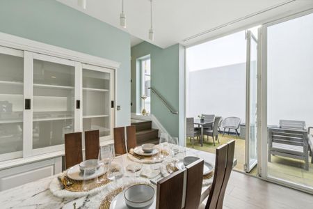 5 bedroom mews to rent - Photo 2