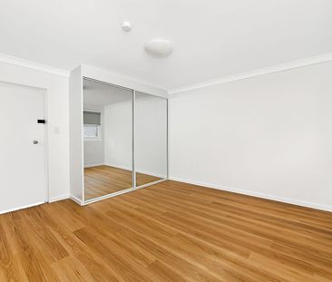 Modern Studio Living in Newtown - Photo 3