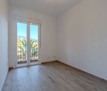 Luxury Townhouse for rent in Estepona, Andalusia - Photo 5