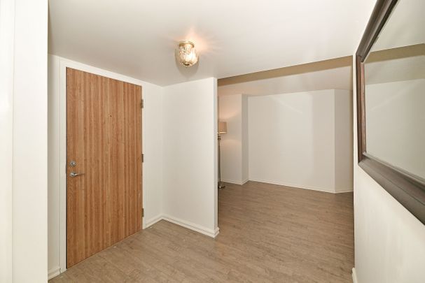 For Lease - 360 Bloor Street Unit# 607, Toronto, Ontario - Photo 1