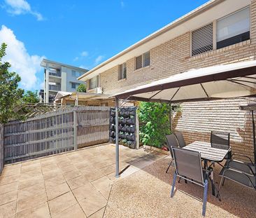 In Heart of Redcliffe! - Photo 3