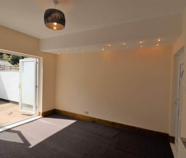 3 bedroom House to rent - Photo 3