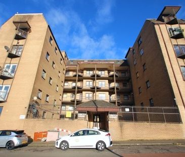 Minerva Court, Glasgow, G3 - Photo 1