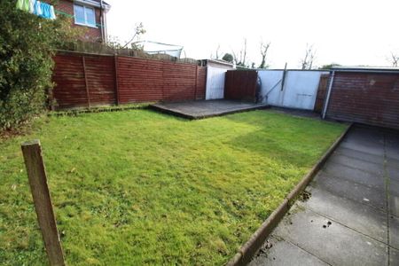 4 Hillview Crescent, Carrickfergus, BT38 8YR - Photo 5